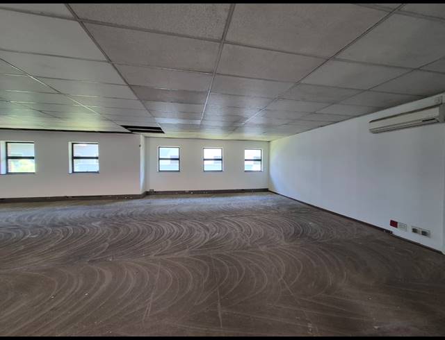 549M² OFFICE TO LET IN SUNNINGHILL